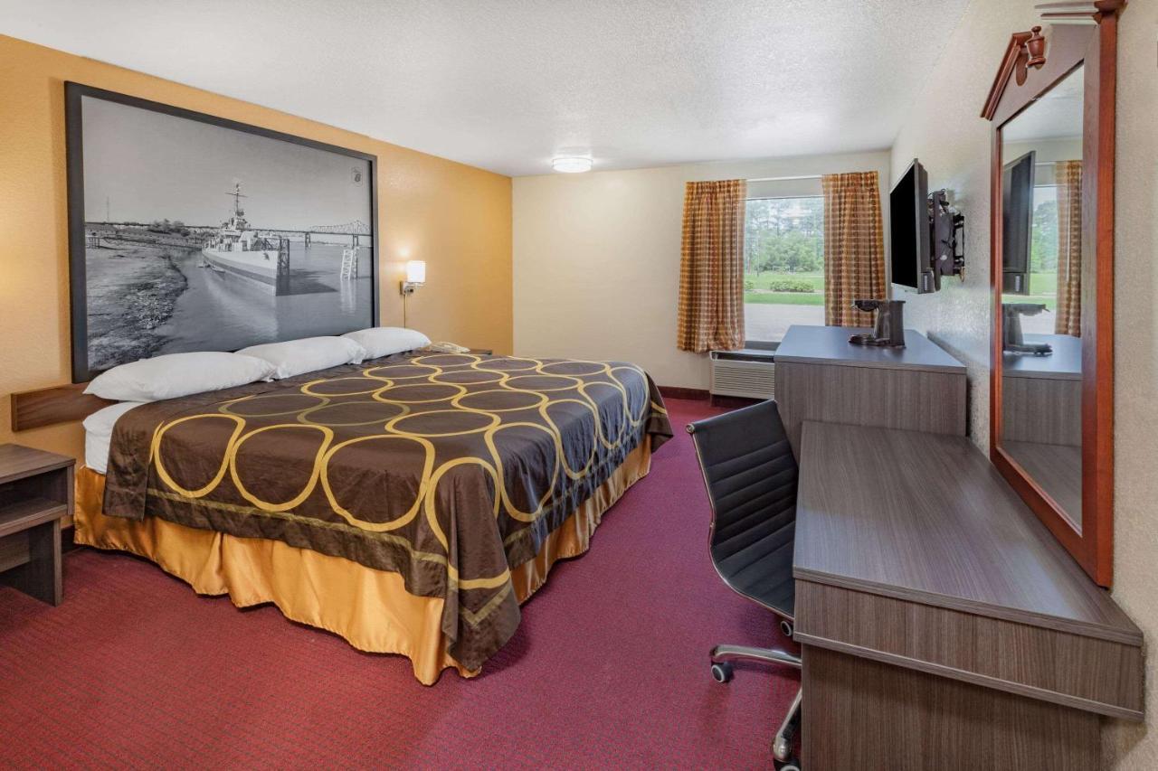 Super 8 By Wyndham Kinder/Coushatta Near Casino Exterior photo